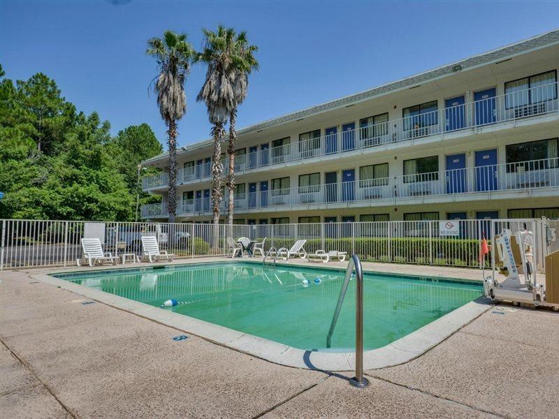 Rodeway Inn Tillmans Corner Εξωτερικό φωτογραφία