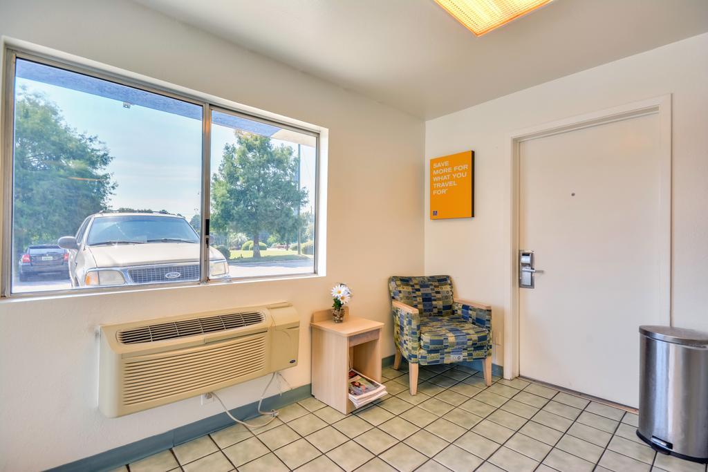 Rodeway Inn Tillmans Corner Εξωτερικό φωτογραφία