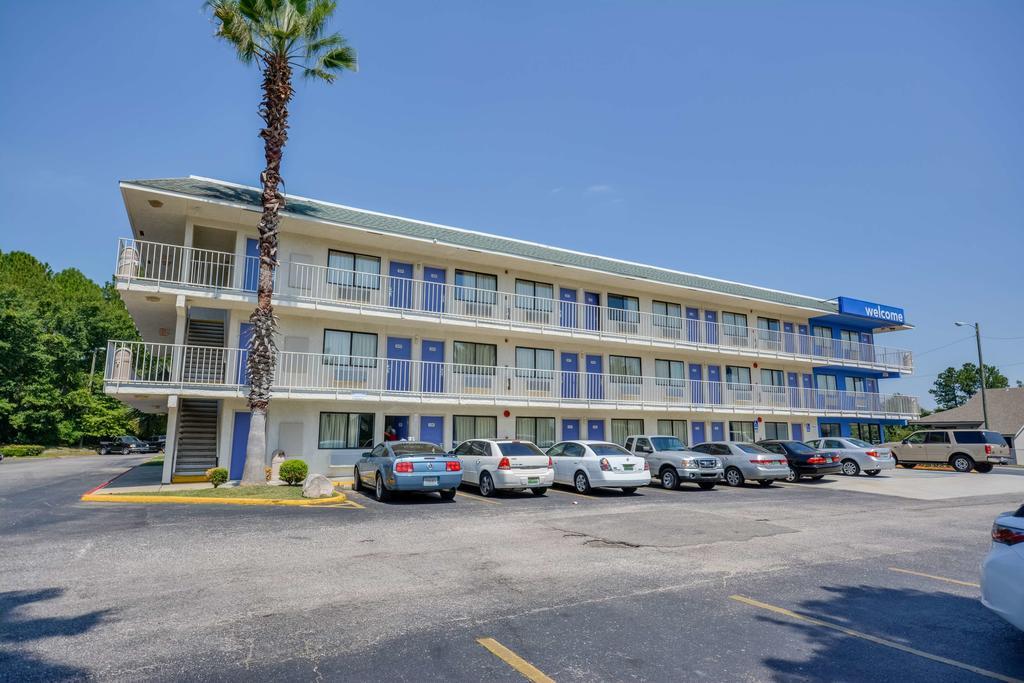 Rodeway Inn Tillmans Corner Εξωτερικό φωτογραφία