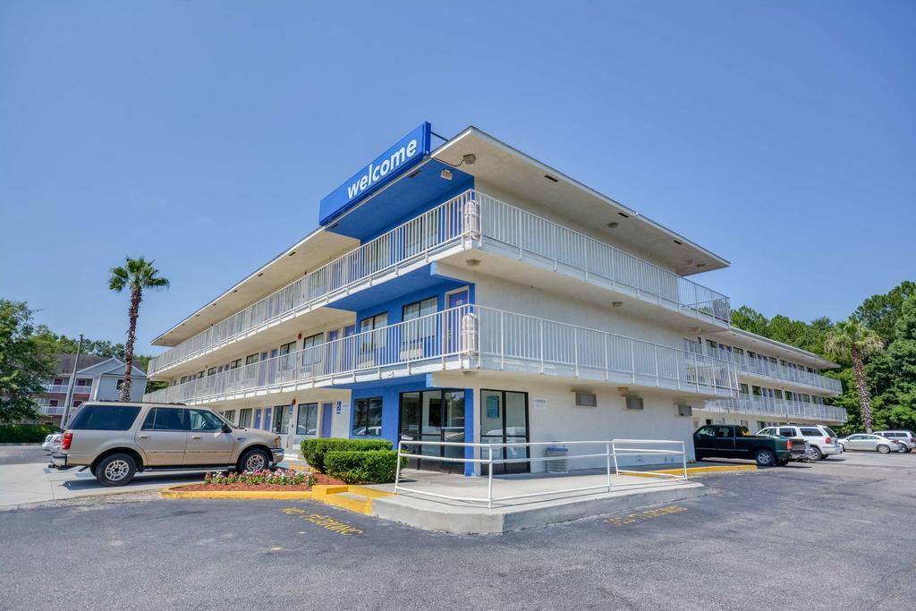 Rodeway Inn Tillmans Corner Εξωτερικό φωτογραφία