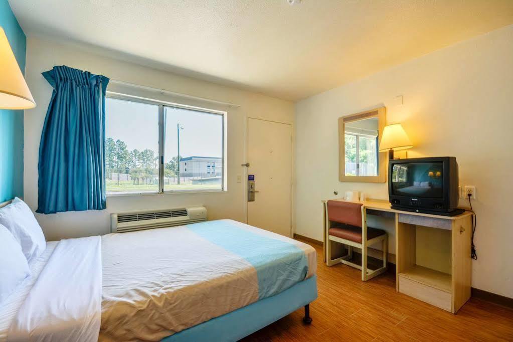 Rodeway Inn Tillmans Corner Εξωτερικό φωτογραφία