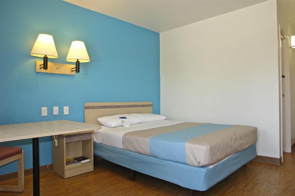 Rodeway Inn Tillmans Corner Δωμάτιο φωτογραφία